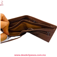 Cartera para Caballero Tipo POLO Piel Vegana con caja 2 divisiones 1 con cierre 6 divisiones para tarjeta 9 x 11 cm. 