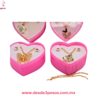 Cajita Corazon con Joyeria Cadena con Dije y Par de Aretes color Dorado 21 cm. De largo 