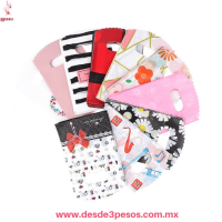 Paquete con 100 Bolsas de Polipapel Decorada en varios modelos 19.5 x 15.5 cm 