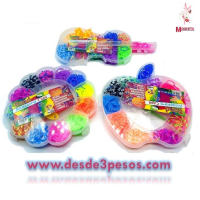 Estuche en forma de Guitarra, Flor y Manzana con liga latex para realizar pulseras incluye ganchos