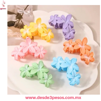 Paquete con 12 Pinzas decorada con 3 Flores Colores Pastel matte 10x6cm. QHP-F358