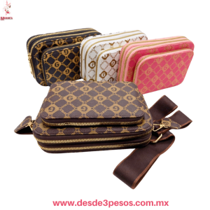 Bolsa Vinil con Correa Ancha y Tres Diviciones con cierre en varios Tonos Gravados 22 c 14 cm 11878-76