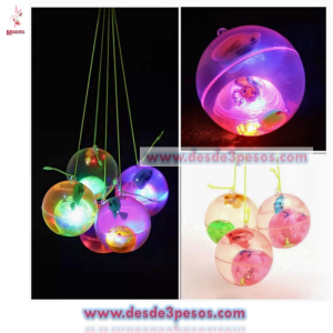 Pelota de Agua con Luz y Figura de mariposa y dinosaurio 8 cm diametro