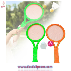 Par de Raquetas de Plastico con Gallito y Pelota 37 x 15 cm. 